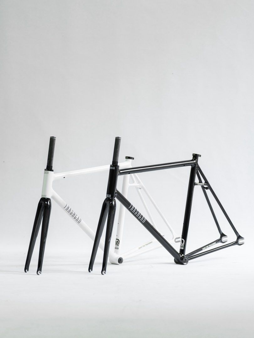 BRAND NEW TRASHCAN SAVETHETRACKBIKE track frameset [Tags : sale tsunami dosnoventa engine 11 cinelli mash skream unknown liberty bxt look cervelo specialized giant sworks trek ] (Category: Bicycles) located in Singapore. Submitted by trackortrack (Listing ID 1441251383, Image 1). Description: Looking to unleash your creativity? @trashcan_zy ‘s TRASHCAN SAVETHETRACKBIKE Frameset is the perfect answer. For just $300 USD, not only can you get a ligh