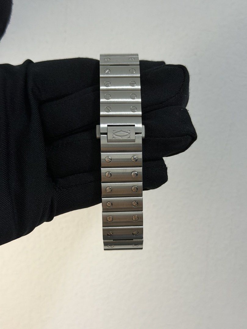 Cartier Santos Medium (Category: Luxury Watches) located in Manila. Submitted by rhyswatchphil (Listing ID 1441303617, Image 3). Description: Cartier Santos Medium Year 2024 Full set Condition 9.8/10 San Juan City/New Manila QC On hand 430,000 .