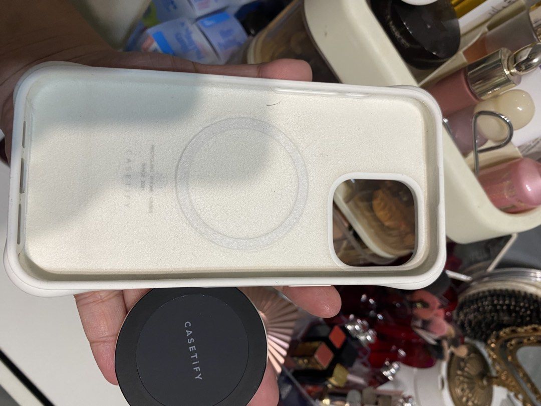 CASETIFY iphone 16 PM (Category: Cases & Sleeves) located in Valenzuela. Submitted by ashellay (Listing ID 1441327798, Image 3). Description: Guaranteed authentic :) The wine case is free .