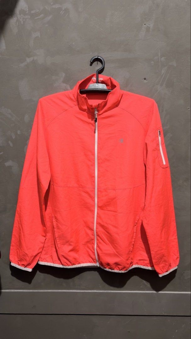 Champion Elite Running Jacket (Category: Activewear) located in Rizal. Submitted by tddddd8ways (Listing ID 1441338797, Image 1). Description: - Size: Large (L) - Features inner pockets basically new nakatambak lang di ko pa nagamit.