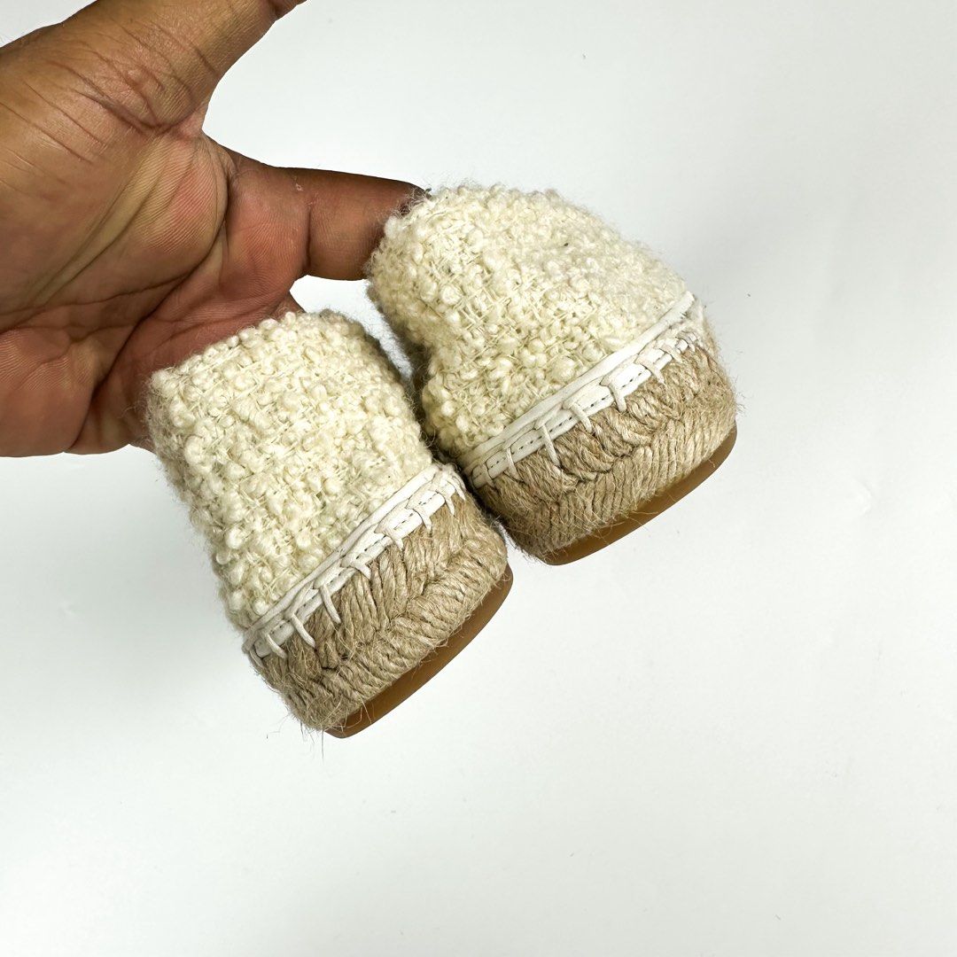 CHANEL Espadrille Tweed White & Black (Category: Flats & Sandals) located in Cavite. Submitted by second_story_ph (Listing ID 1441323930, Image 3). Description: CHANEL Espadrille Tweed White & Black Size: 36 Condition: Excellent.