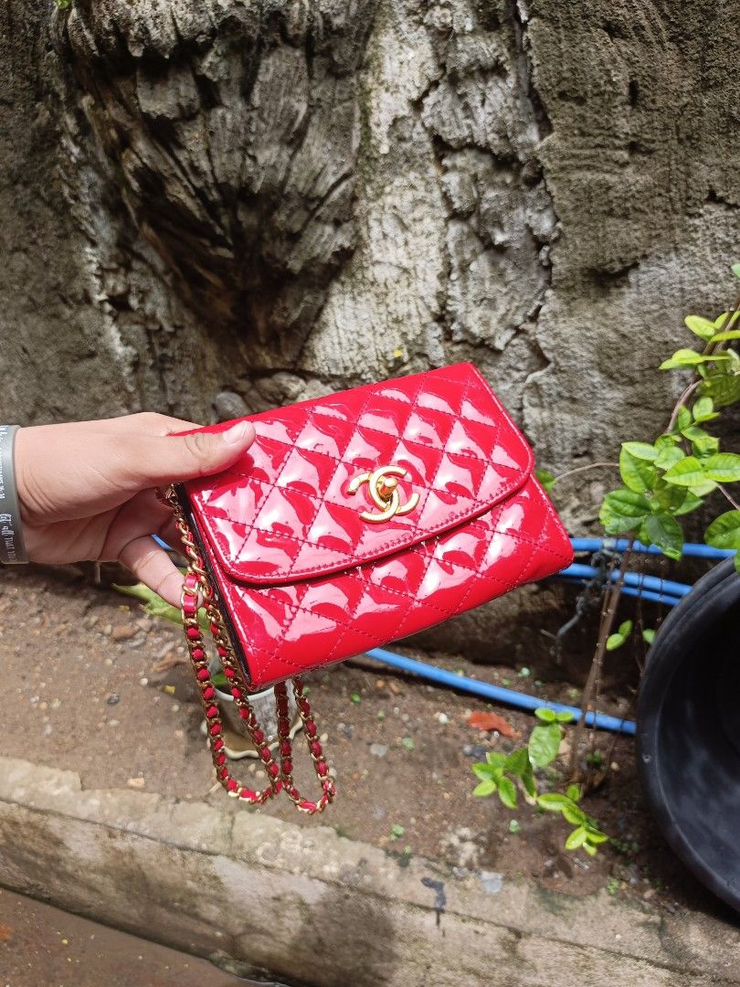 CHANEL RED (Category: Luxury Bags & Wallets) located in Manila. Submitted by freedeer.dd6cce (Listing ID 1441207263, Image 1). Description: CHANEL RED 🔴 EXCELLENT CONDITIONS COMPLETE TAGS ANJAN NA ISSUE NEED WASH PHP 1200.