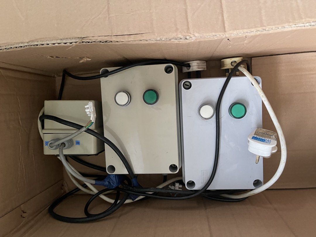 Control timer box (Category: Everything Else) located in Singapore. Submitted by singingqueen (Listing ID 1441206123, Image 1). Description: 2 for $100 1 for $70 Self collection at Ubiplex *Spare part might need to change .