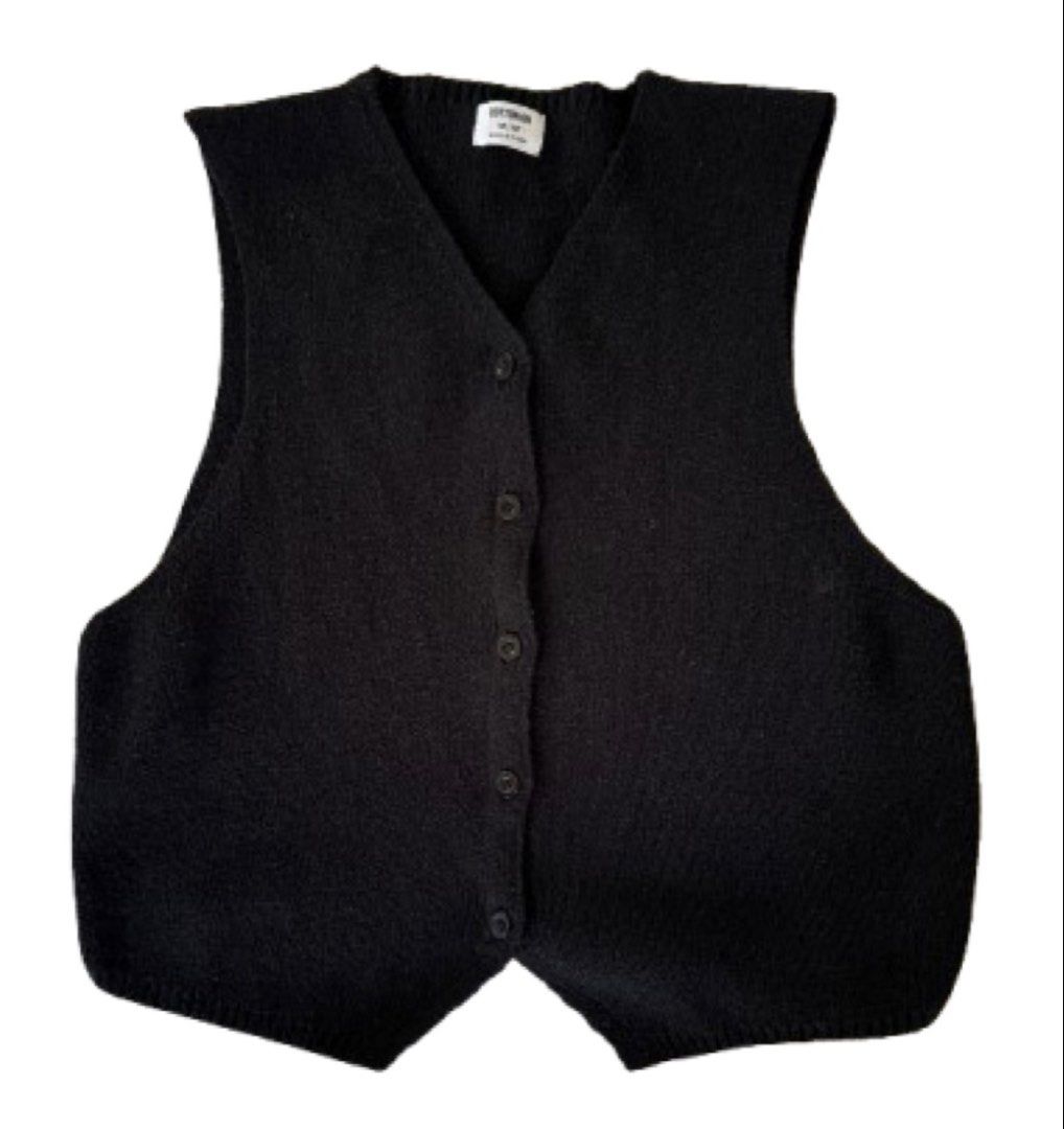 Cotton On Black Knit Vest (Category: Sleeveless) located in Muntinlupa City. Submitted by sabmi (Listing ID 1441220228, Image 1). Description: Worn a few times, in good condition.