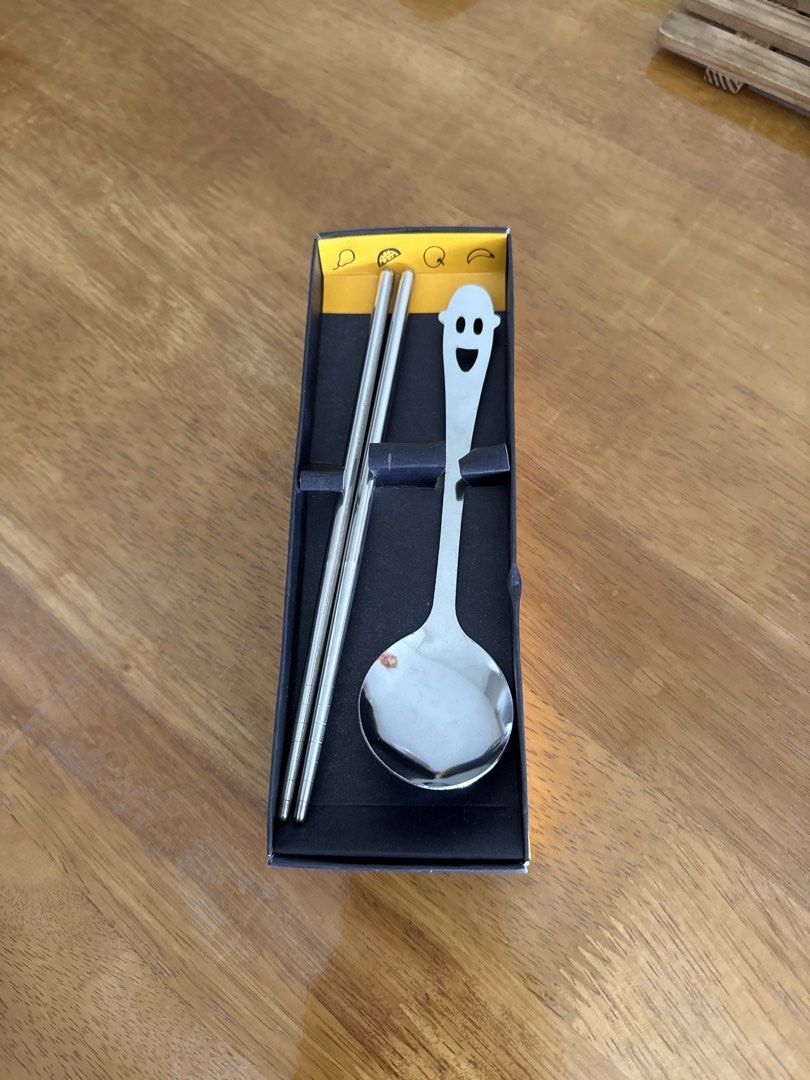 Cute Smiley Face Chopsticks and Spoon Set (NEW)