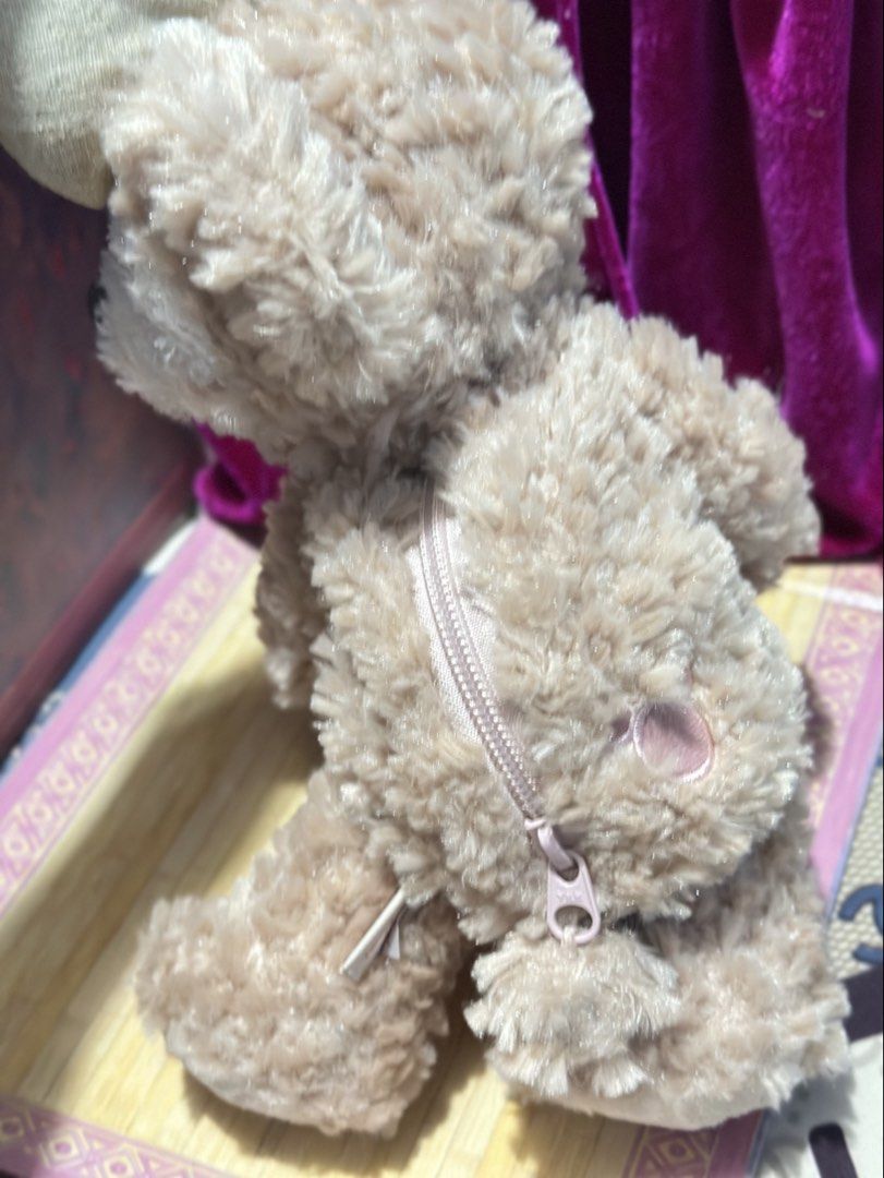 Diamey Shellie May wrislet/pouch bag (Category: Purses & Pouches) located in General Santos City (Dadiangas). Submitted by toysville888 (Listing ID 1441324391, Image 3). Description: original Dianey. NO FLAWS.