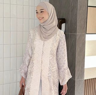 (Kategori: ) berada di . Dikirim oleh _l_o_t_v_ (ID iklan 1441255719, Gambar 1). Deskripsi: .