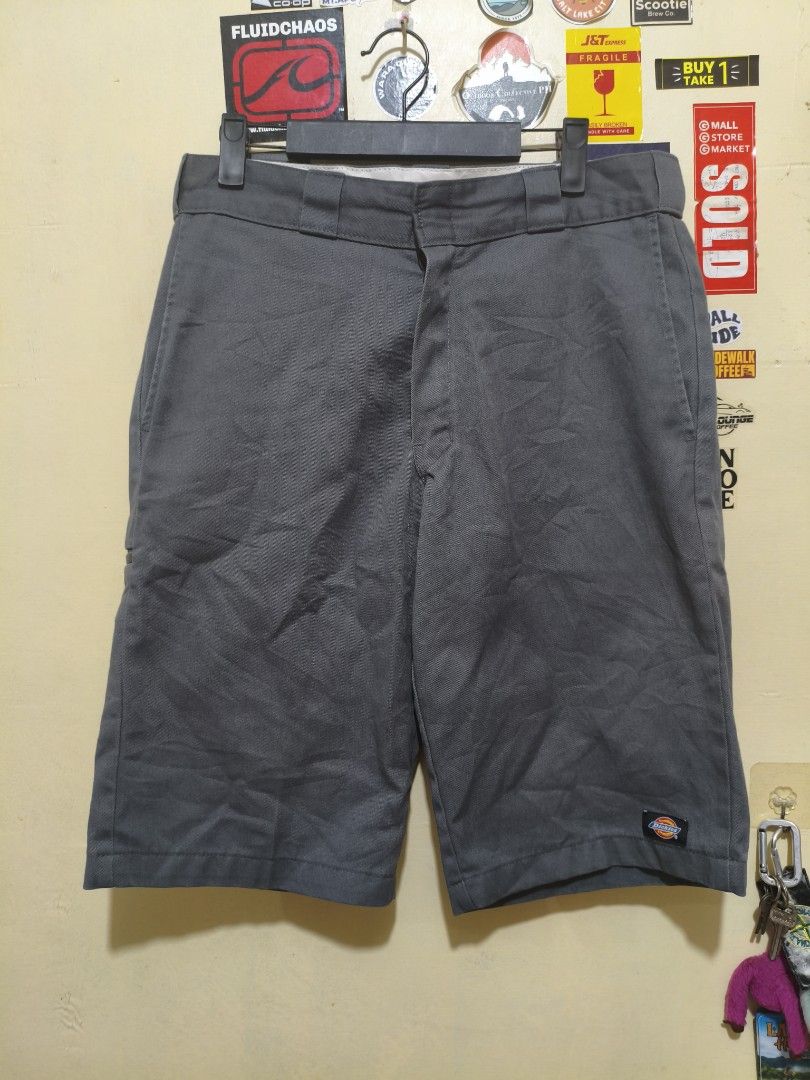 Dickies double patch (Category: Shorts) located in Manila. Submitted by randomitemsss (Listing ID 1441355721, Image 1). Description: Excellent Condition color rate 9/10 32x22.
