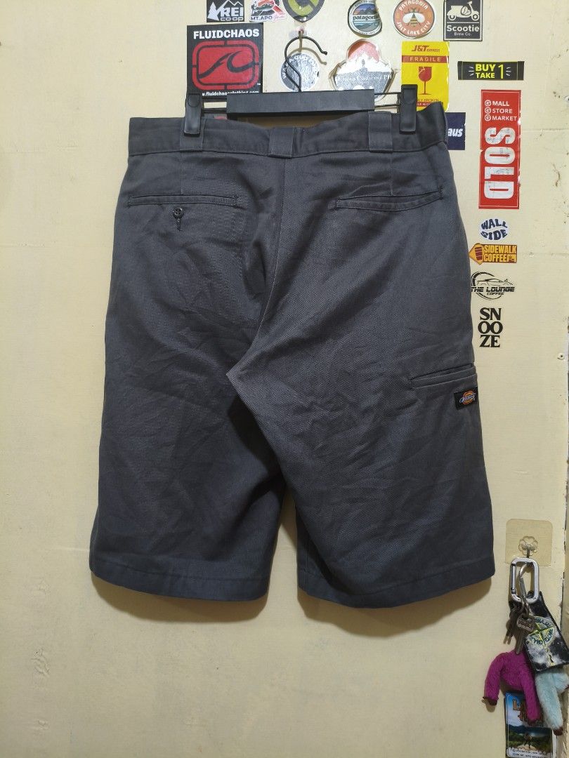 Dickies double patch (Category: Shorts) located in Manila. Submitted by randomitemsss (Listing ID 1441355721, Image 2). Description: Excellent Condition color rate 9/10 32x22.