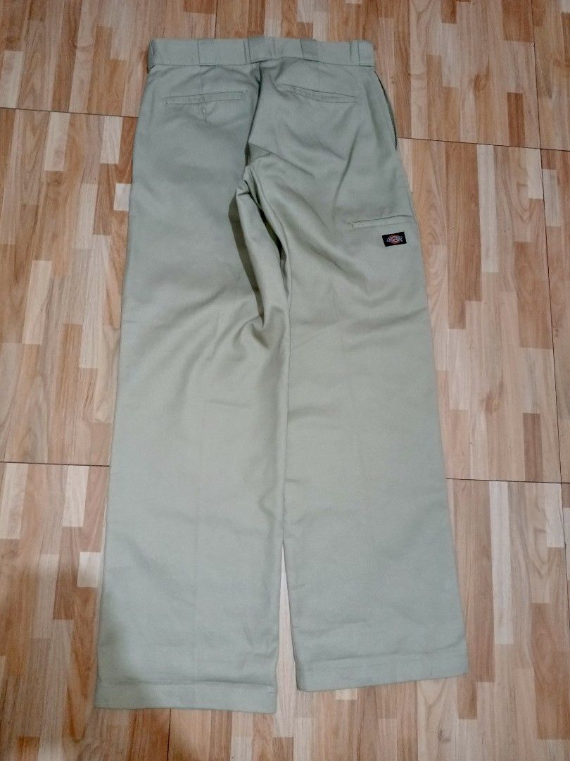 Double Knee khaki Dickies (Category: Activewear) located in Cavite. Submitted by elstarternws (Listing ID 1441218947, Image 1). Description: Length 40 Waist 27.