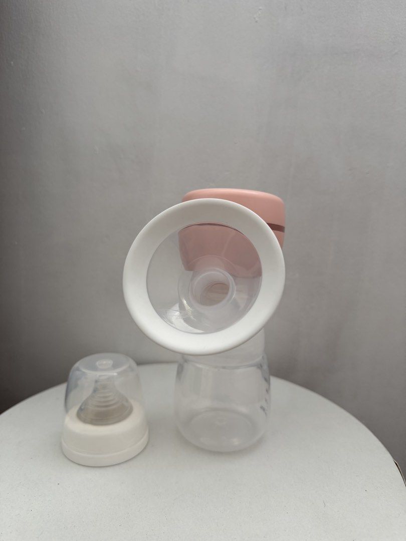 EB11 Electric Breast Pump 180ml Rechargeable Portable (Category: Breastfeeding & Bottle Feeding) located in Manila. Submitted by prelovedbyiana_ (Listing ID 1441186282, Image 2). Description: DETAILS: 1. Silent Operation 2. 3 Modes & 9 Gears 3. Anti-Backflow 4. BPA-Free 5. Noiseless Sucking.