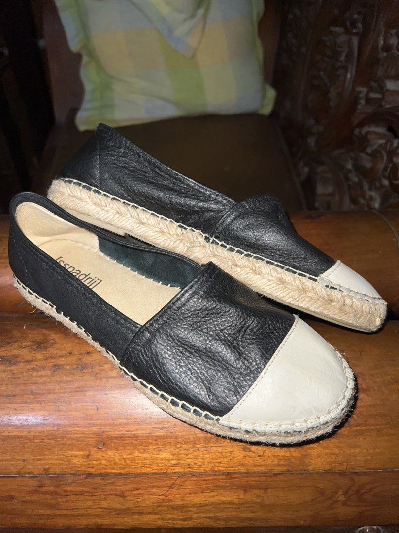 Espadrilles Black & White Leather Espadrille Flats (Category: Flats & Sandals) located in Manila. Submitted by jeimisan (Listing ID 1441277878, Image 2). Description: - Stylish black and white leather espadrilles - Classic cap-toe design - Comfortable slip-on style - Jute sole detail - Ideal for casual outfits - Size: 38.