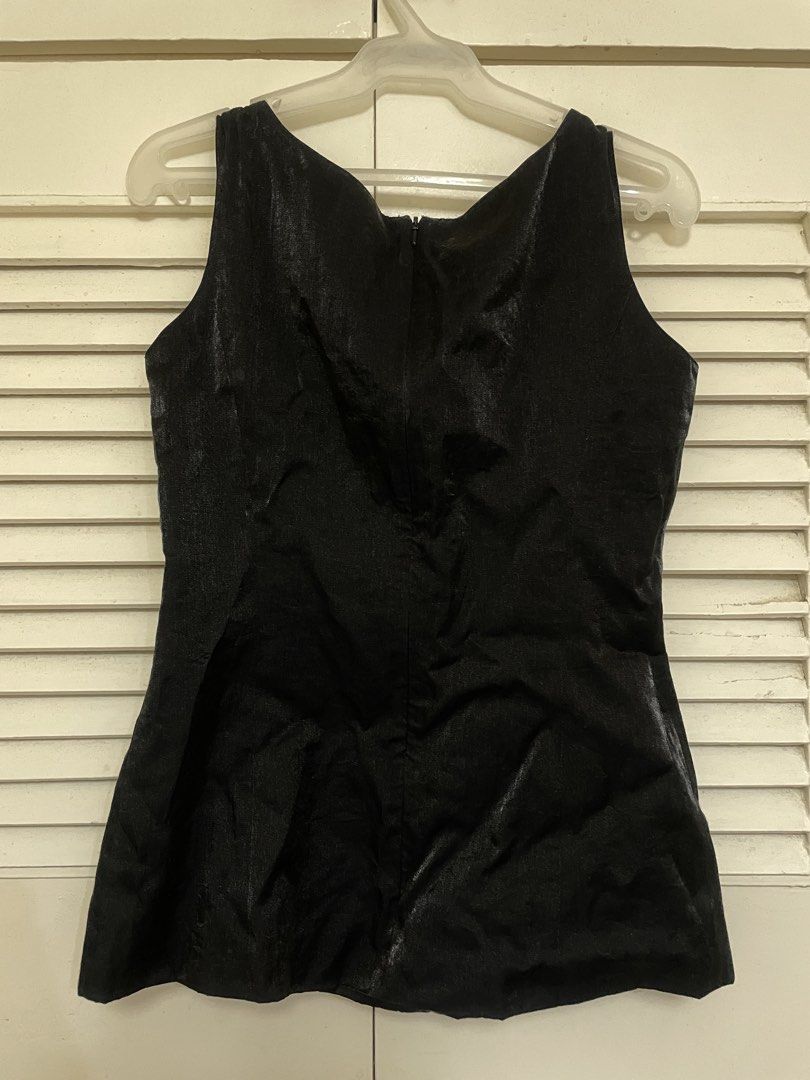 Esprit Structured Black Sleeveless V-Neck Top Size 12 (Category: Sleeveless) located in Calamba. Submitted by melibear (Listing ID 1441344181, Image 3). Description: - Brand: Esprit - Color: Black - Style: Sleeveless top - Neckline: V-neck - Closure: Zip at the back - Fabric: Subtle sheen - Fit: Fitted style - Size: 12 (best fit small to large) - Occasion: Great for dressing up or down.