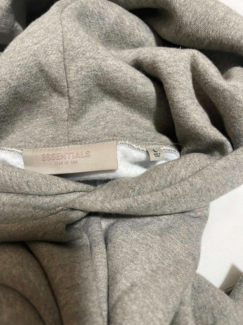Essentials Fear of God Dark Oatmeal Hoodie (Category: Hoodies) located in Muntinlupa City. Submitted by sucrammmm_ (Listing ID 1441356371, Image 3). Description: 🔥 Essentials Fear of God Dark Oatmeal Hoodie – Large – ₱5,000 🔥 Details: • Brand: Essentials Fear of God • Color: Dark Oatmeal • Size: Large • Condition: Worn once (like new) • No stains, no damage • Thick, premium-quality fabric • Oversized / relaxed fit • 100% authentic Reason for se