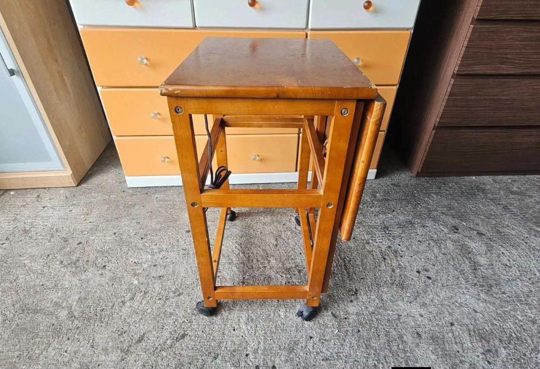 Expandable Table (Category: Tables & Sets) located in Meycauayan. Submitted by marygracecasimiro (Listing ID 1441250399, Image 3). Description: Expandable Table ‼️₱3,500‼️ -Space Saver! 😘🥰 ✔L-15/27 H-29 W-17.5 inches 📏 ✔Socket Ready 🔌 ✔️Solidwood & Plyboard! 💢 ✔Scratches As-is! 👌🧡💙.