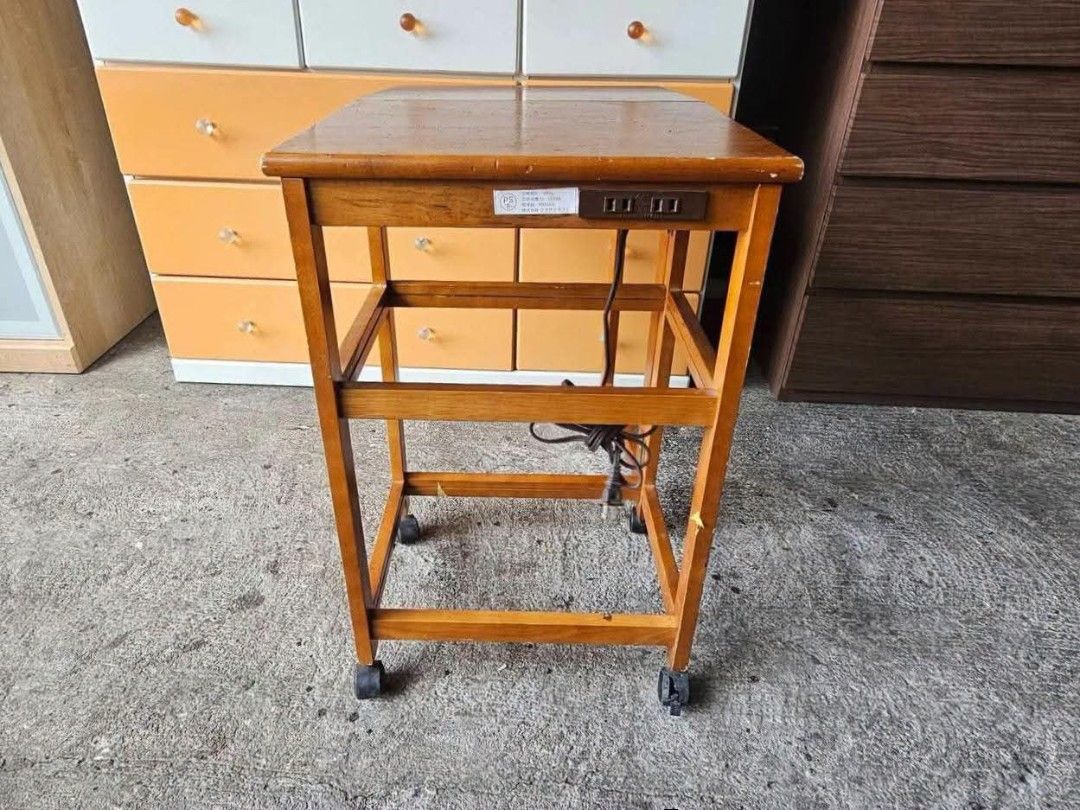 Expandable Table (Category: Tables & Sets) located in Meycauayan. Submitted by marygracecasimiro (Listing ID 1441250399, Image 1). Description: Expandable Table ‼️₱3,500‼️ -Space Saver! 😘🥰 ✔L-15/27 H-29 W-17.5 inches 📏 ✔Socket Ready 🔌 ✔️Solidwood & Plyboard! 💢 ✔Scratches As-is! 👌🧡💙.