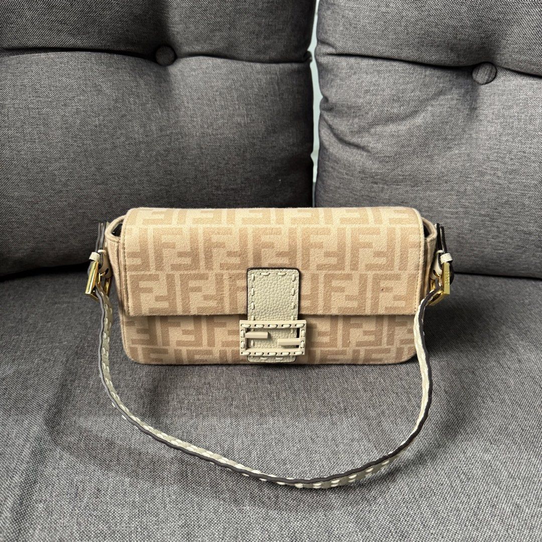 FENDI BAGGUETTE (Category: Luxury Bags & Wallets) located in Dagupan City. Submitted by thriftygoods.dagupan (Listing ID 1441244873, Image 1). Description: Authentic rare bag No flaws .