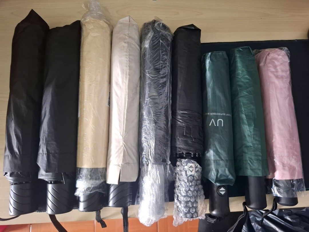 Foldable Umbrellas Automatic/Manual (Category: Umbrellas) located in Quezon City. Submitted by ana-chan (Listing ID 1426793412, Image 2). Description: all bnew ranges from 150-400 each.