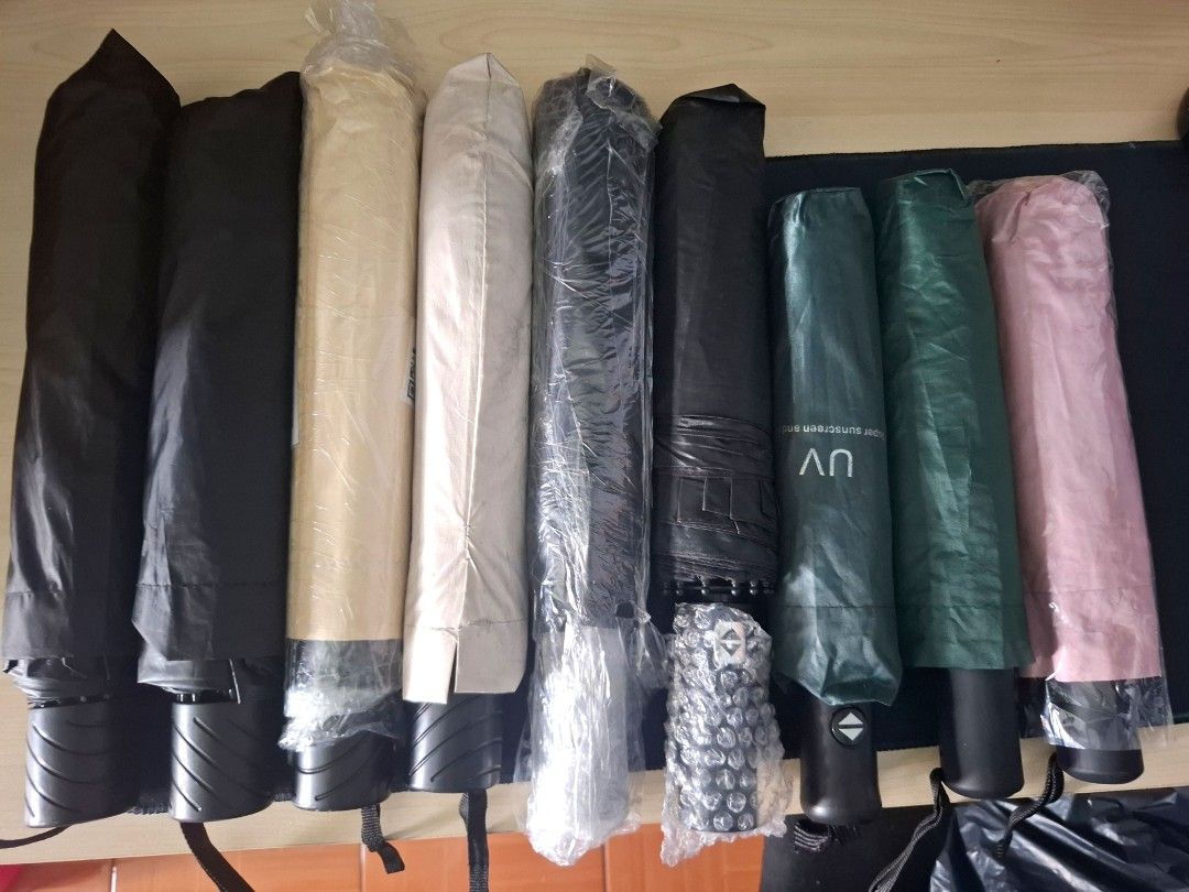 Foldable Umbrellas Automatic/Manual (Category: Umbrellas) located in Quezon City. Submitted by ana-chan (Listing ID 1426793412, Image 1). Description: all bnew ranges from 150-400 each.