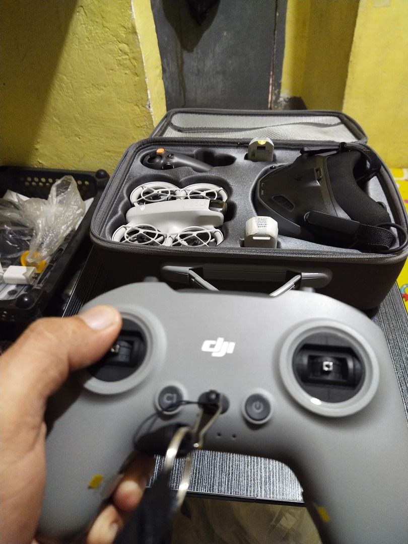 FS: DJI neo FPV goggles all in (Category: Drones) located in Pasig City. Submitted by rickygayos74612 (Listing ID 1441335970, Image 1). Description: Binta kuna lang diko na gagamit busy na sa work no issue po ito pm sa may gusto ☺️.