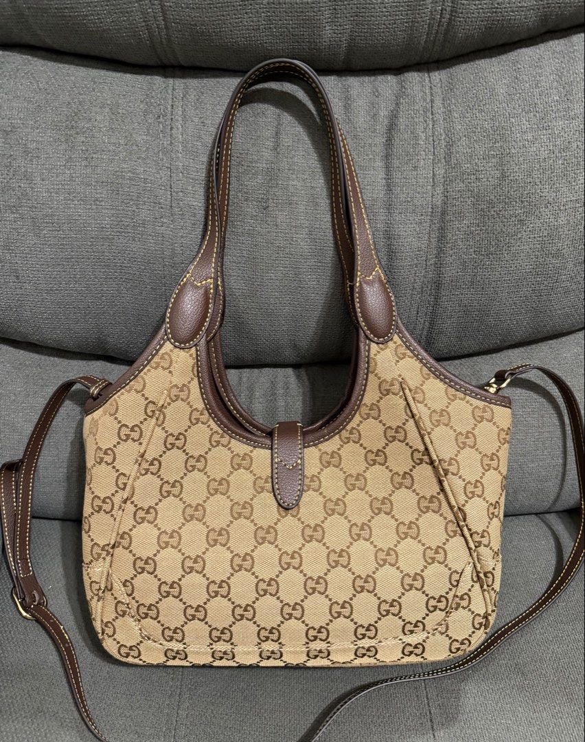 GG Mercato Small Tote Bag (Category: Shoulder Bags) located in Quezon City. Submitted by chic.bags (Listing ID 1441211254, Image 2). Description: Coded With black etiketa With sling With dust bag 2way Good as new No issue Japan preloved Actual photo posted Mop: gcash.
