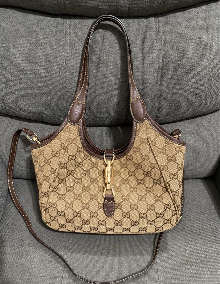 GG Mercato Small Tote Bag (Category: Shoulder Bags) located in Quezon City. Submitted by chic.bags (Listing ID 1441211254, Image 1). Description: Coded With black etiketa With sling With dust bag 2way Good as new No issue Japan preloved Actual photo posted Mop: gcash.