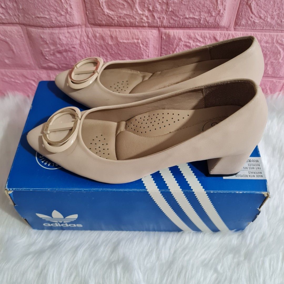 Gibi Beige Heels with Gold Buckle (Size 36) (Category: Heels) located in Cavite. Submitted by iammil (Listing ID 1441158639, Image 2). Description: -Flaws are scratches and small rubs at the toe points only (see pictures). No other issues. -Sign of use also like dirt -Beige block heels from Gibi. -No box .