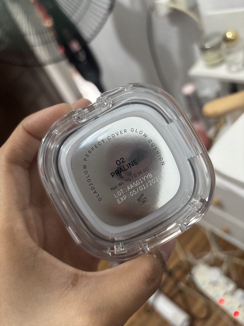 Glad2Glow Perfect Glow Cushion (refil only) - 02 Praline (Category: Makeup) located in Bacoor. Submitted by natrix (Listing ID 1441184104, Image 2). Description: NOT MY SHADE! USED ONCE .