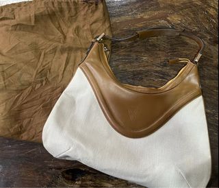 (Category: ) located in . Submitted by houseoftrends_ (Listing ID 1441227119, Image 1). Description: .