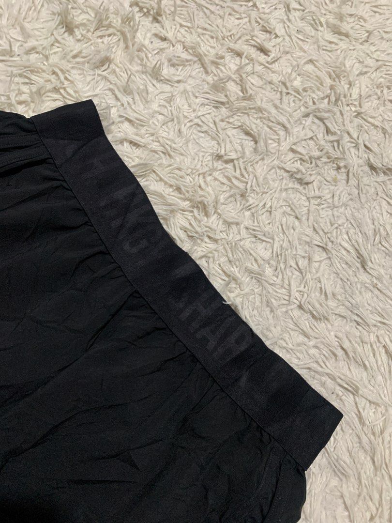 Gymshark (Category: Activewear) located in Cebu City. Submitted by thriftsh1t.ph (Listing ID 1441231120, Image 3). Description: .