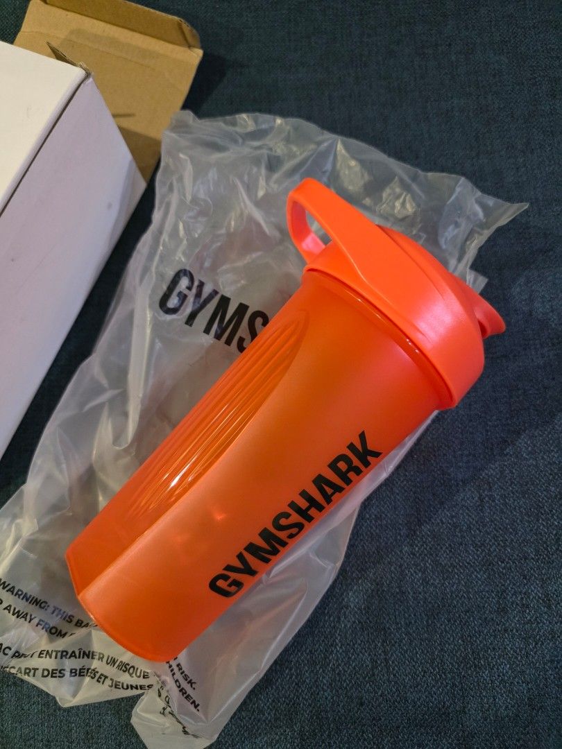 Gymshark Shaker Bottle 600ML (Category: Activewear) located in Davao. Submitted by davaoactivewear (Listing ID 1441298072, Image 3). Description: .