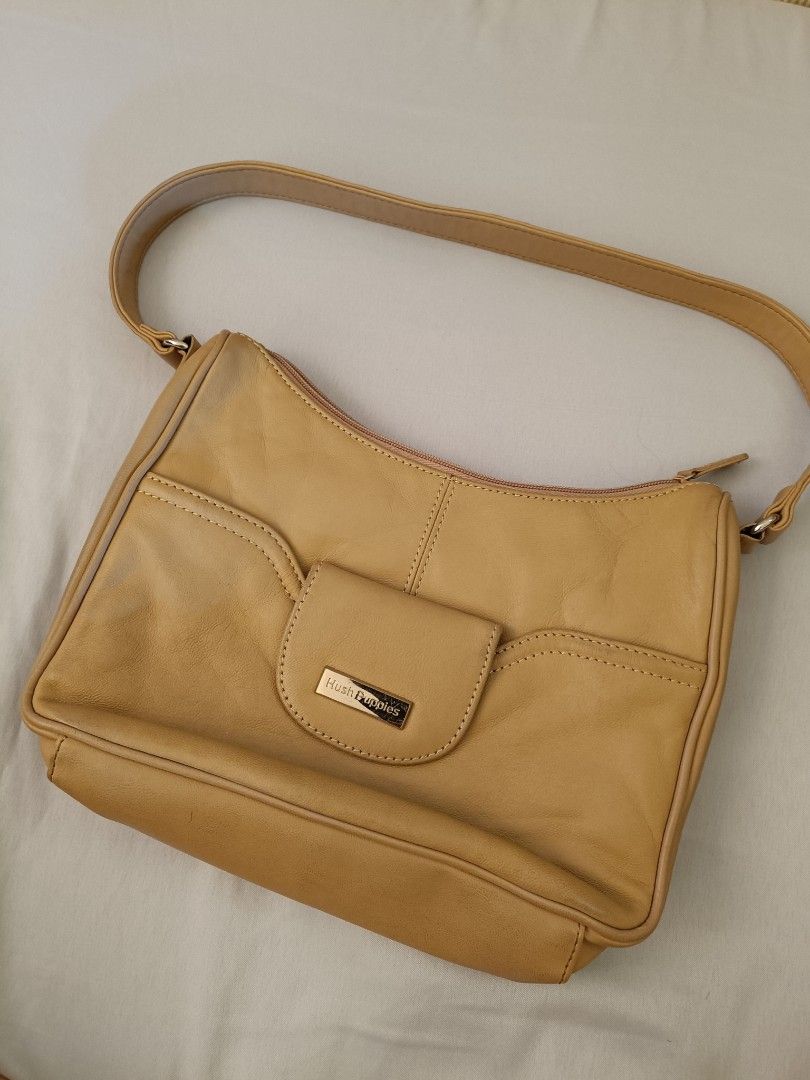 Hush Puppies Leather Shoulder Bag (Category: Shoulder Bags) located in Malabon City. Submitted by loveours_ph (Listing ID 1441218112, Image 3). Description: Hush Puppies Leather Shoulder Bag Lightly used Genuine leather.