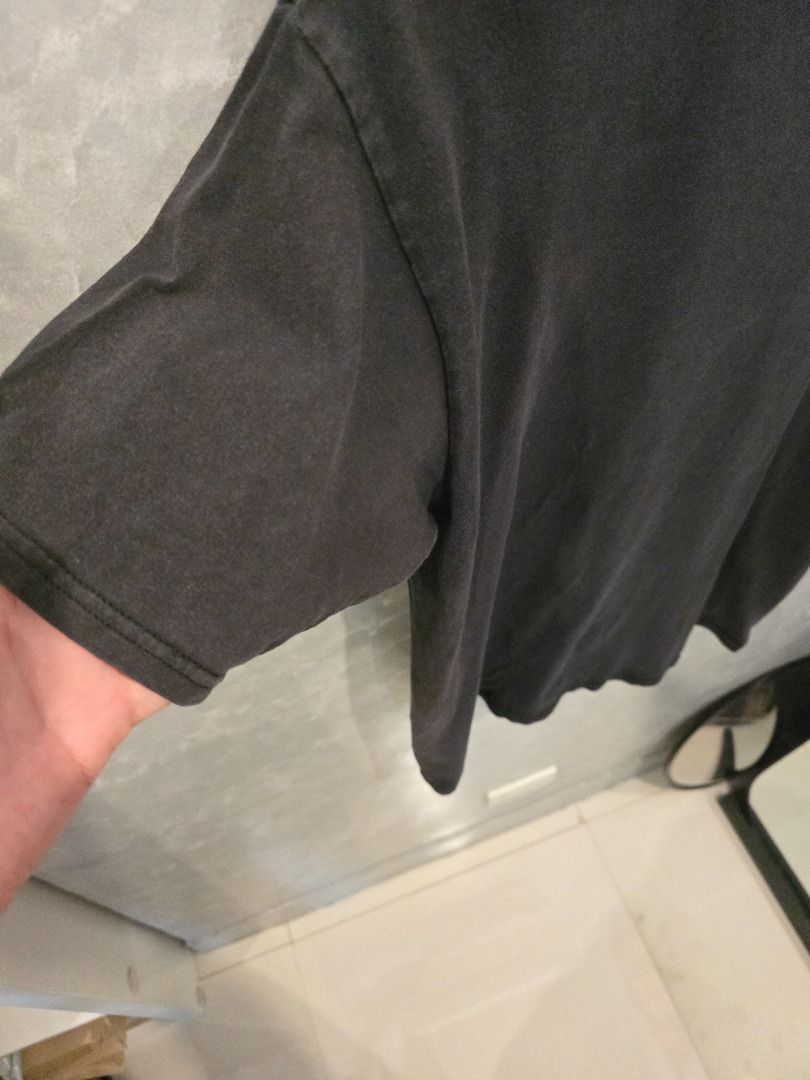 In n Out Burger Shirt (Category: Tshirts & Polo Shirts ) located in Quezon City. Submitted by outofhabits_store (Listing ID 1441370232, Image 3). Description: Size: fits Small to Medium Width: 20 inches Length: 27 inches Payment method: GCash Shipping options (shouldered by buyer): J&T 3-7 days, Lalamove or Grab within the day Location: Quezon City Please manage your expectations as this item is not brand new. Color may vary due to lighting, but 
