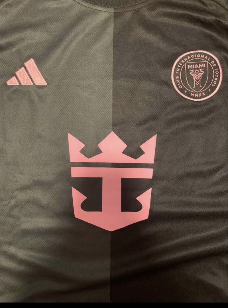 Inter Miami CF Football Jersey (Category: Tshirts & Polo Shirts ) located in Muntinlupa City. Submitted by pmjersey (Listing ID 1441265650, Image 2). Description: Size: Large.