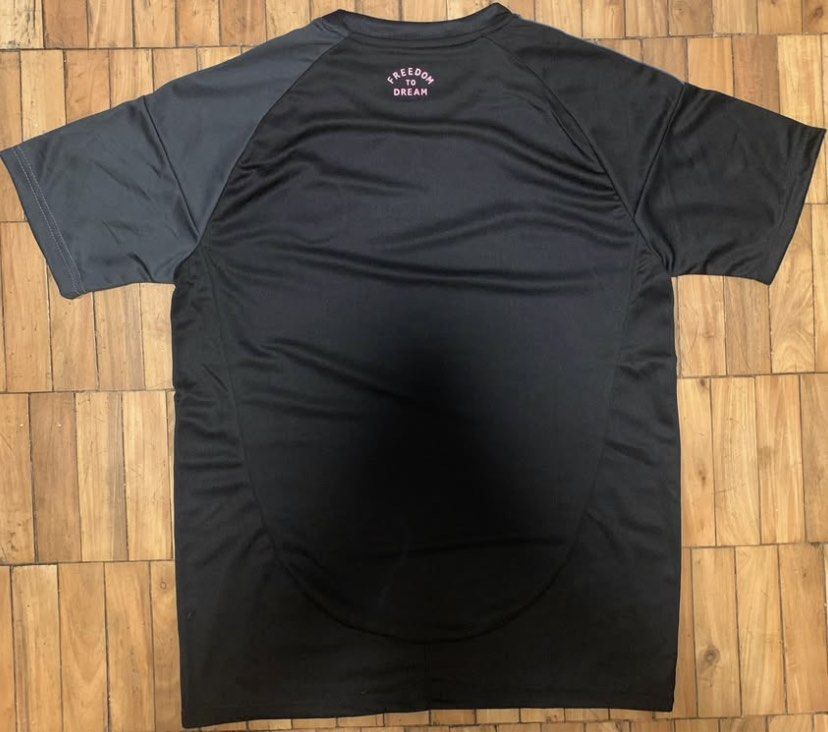 Inter Miami CF Football Jersey (Category: Tshirts & Polo Shirts ) located in Muntinlupa City. Submitted by pmjersey (Listing ID 1441265650, Image 3). Description: Size: Large.