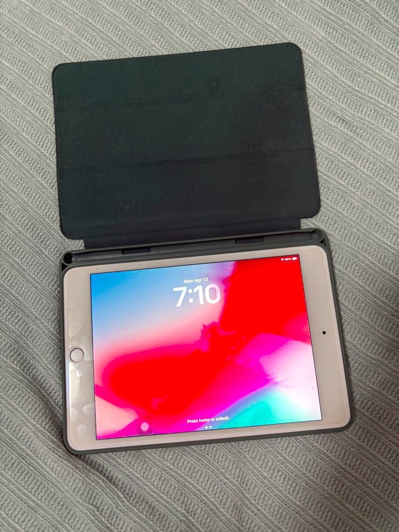 iPad Mini 5th Gen Wi-Fi + Cellular Gold color (Unit Only) (Category: iPad) located in Paranaque City. Submitted by sethtralala (Listing ID 1439384042, Image 1). Description: iPad Mini 5th Gen Wi-Fi + Cellular Gold color (Unit Only) for sale! Lady owned and lightly used LCD working; with tempered glass No scratches Inclusions: Box, Case, Optional pen freebie (not apple pen) No more original charger and cable .