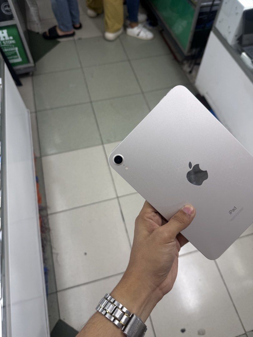 iPad Mini 6 256gb Wifi with orig box (Category: iPad) located in Manila. Submitted by carimgadgets (Listing ID 1441224240, Image 2). Description: 📍Location: Greenhills xc 12 stall 🚚Open for delivery | cod + sf first come, first serve 🤗.