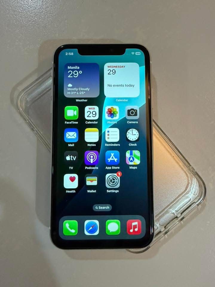 Iphone Xr 128GB (Category: iPhone X Series) located in Manila. Submitted by christianramirez160490 (Listing ID 1441162947, Image 1). Description: iPhone XR 128GB 100 Battery health Factory unlock Openline No isue Unit and Case lang .