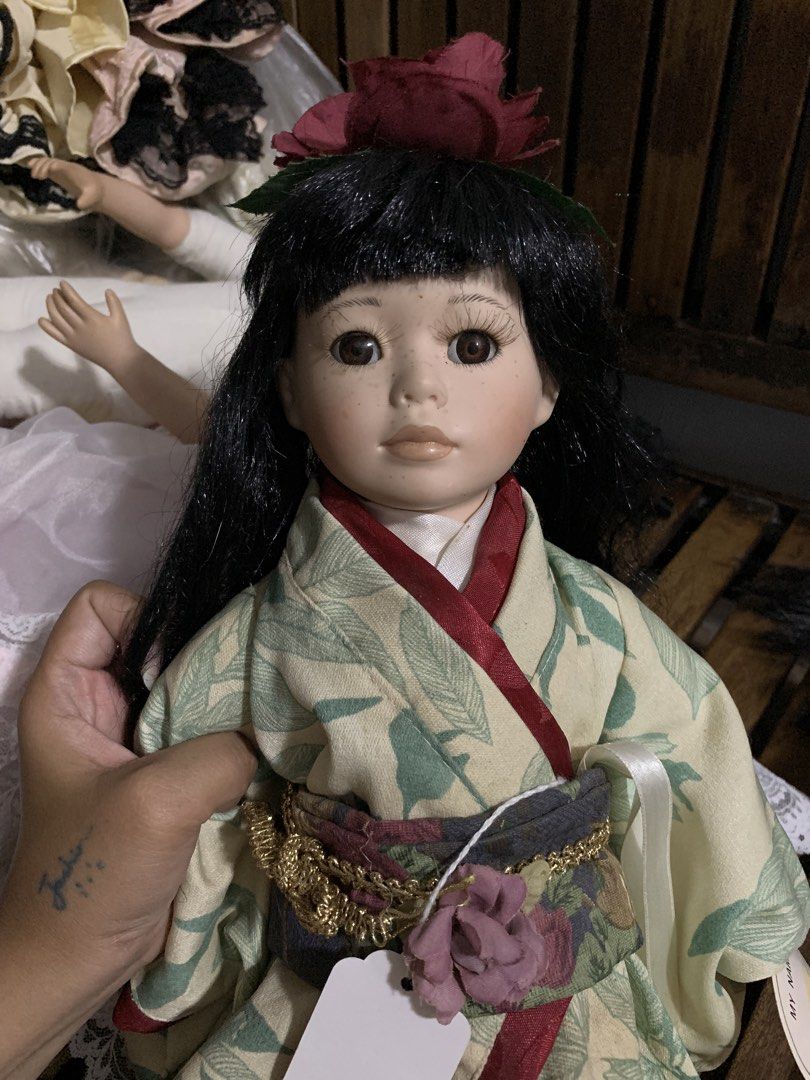 Japanese porcelain doll (Category: Vintage Collectibles) located in Taguig. Submitted by nimirufinds (Listing ID 1441341216, Image 2). Description: .
