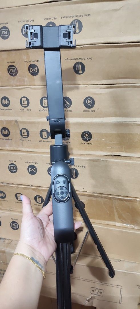 Jiditech AI Face Tracking Selfie Stick With Bluetooth Remote (Category: Tripods & Monopods) located in Malabon City. Submitted by granmerlencagayandeoro (Listing ID 1441290706, Image 3). Description: - AI Gimbal Tracking Bracket - Bluetooth Remote Control - Auto Horizontal & Vertical Switching - Built-in Tripod Stand - 2 Detachable Square Lighting Lights - 500mAh Battery with Type-C Charging - Ideal for Vlogging & Video Recording.