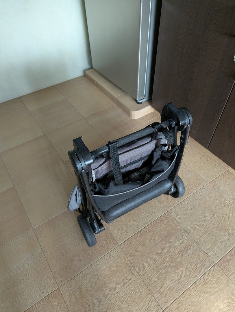 Joie Stroller - Lightweight and Compact (Category: Strollers) located in Singapore. Submitted by thunder_mifflin (Listing ID 1441161026, Image 2). Description: - Joie stroller - Easy to fold and carry. Small enough to bring onboard the airplane, so it's very convenient for travel. - Ideal for travel or everyday use - Convenient storage basket underneath - Secure harness for baby's safety - Recline function for comfortable naps - Ready for its nex