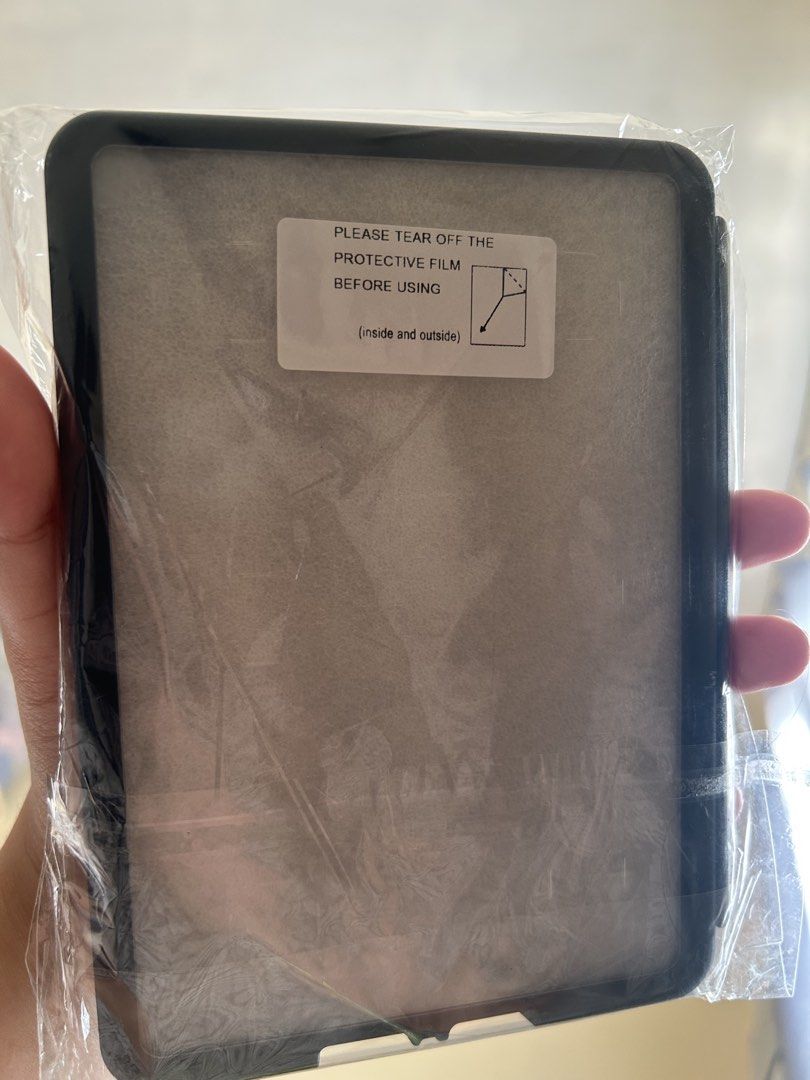 Kindle Basic 10th gen Case for Sale (Category: Cases & Sleeves) located in Lipa City. Submitted by linzinavela (Listing ID 1441311338, Image 2). Description: Bought the wrong case for my kindle huhu Brandnew Navy Blue Detachable.