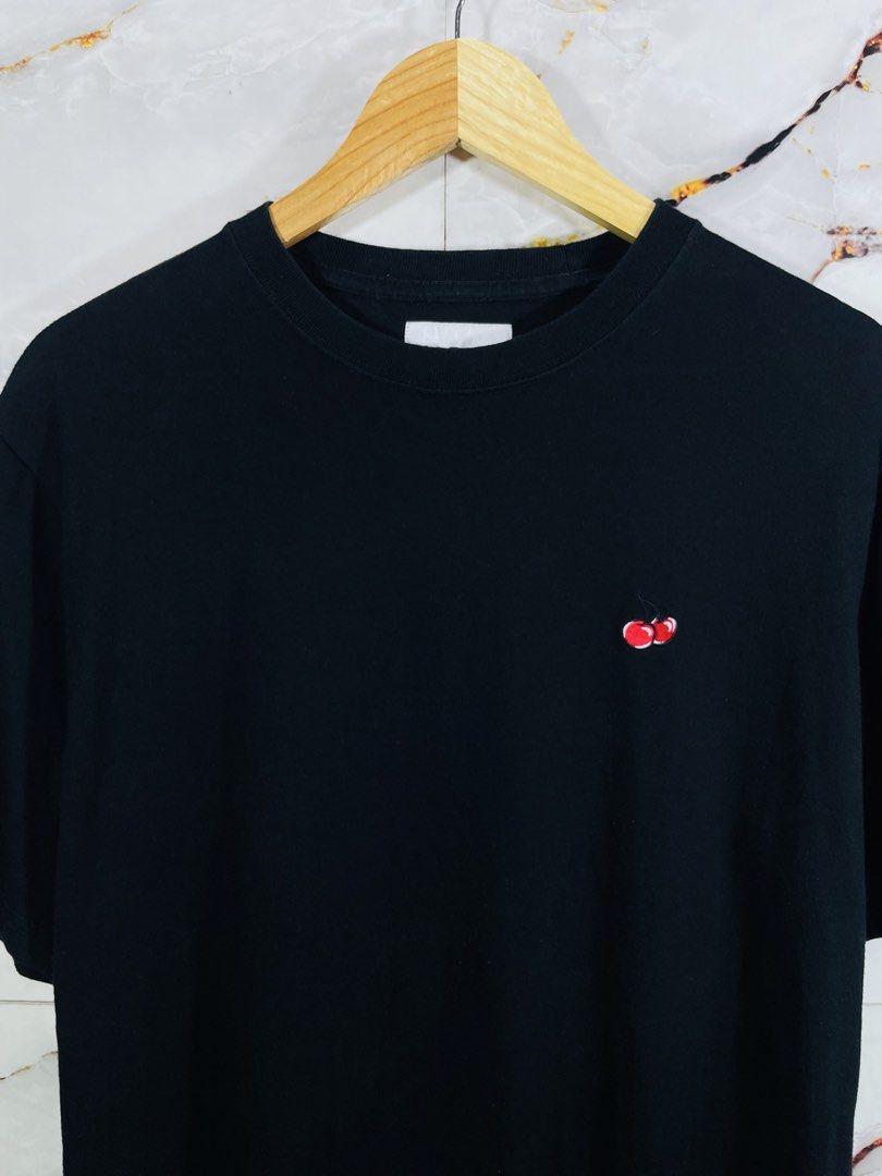 KIRSH Black T-shirt (Category: Tshirts & Polo Shirts ) located in Davao. Submitted by preme89 (Listing ID 1441171918, Image 2). Description: KIRSH Black T-shirt Excellent Condition 10/10 Color rate No issues L28 W20 Medium Mine:350.