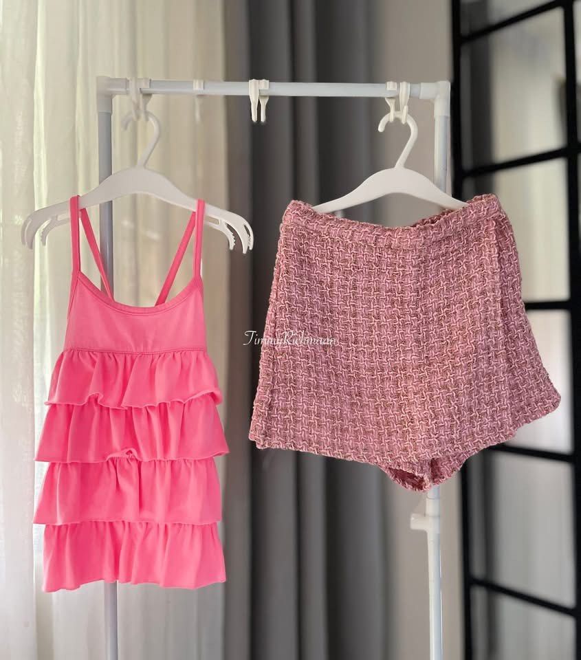 Laila & lyra tweed skort and ruffle pink top set bundle take all (Category: Babies & Kids Fashion) located in Sorsogon. Submitted by comfortbeforestyle (Listing ID 1441326421, Image 1). Description: Take all for ₱349 • Laila & Lyra skort (adjustable waist) • Toughslin top Both were worn around 5Y by a petite kid. Size: 4Y & 8Y Condition: Lightly used SORSOGON | J&T.