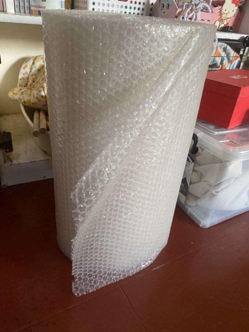 Large Roll of Bubble Wrap for Packaging and Moving (Category: Craft Supplies & Tools) located in Manila. Submitted by minimalist.mooma (Listing ID 1441163155, Image 2). Description: - Large roll of bubble wrap - Ideal for moving and shipping - Protects fragile items - Easy to cut and use.