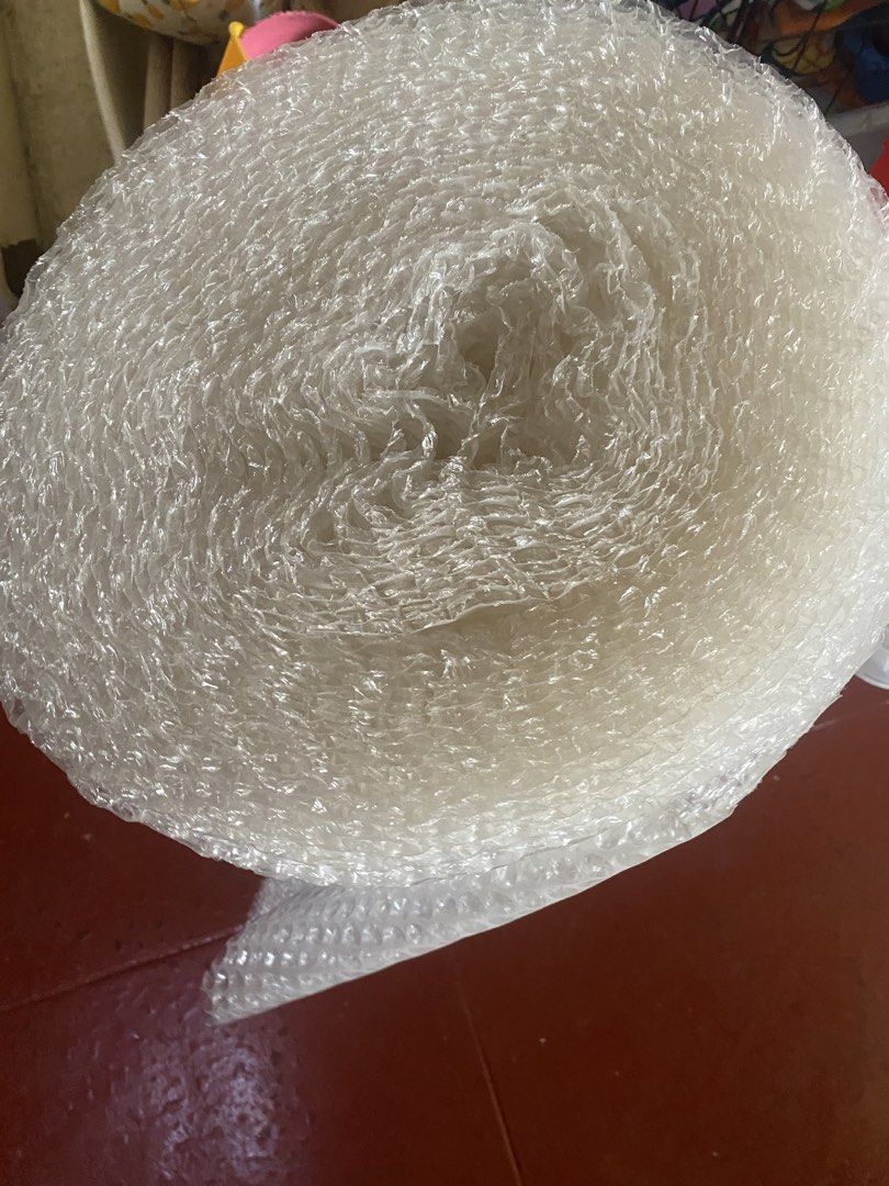 Large Roll of Bubble Wrap for Packaging and Moving (Category: Craft Supplies & Tools) located in Manila. Submitted by minimalist.mooma (Listing ID 1441163155, Image 1). Description: - Large roll of bubble wrap - Ideal for moving and shipping - Protects fragile items - Easy to cut and use.