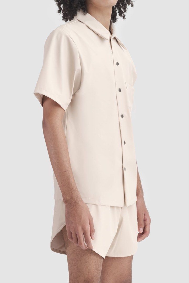 Like New: Patton Utility Shirt Jacket (Unisex) Medium (Category: Shirts) located in Mandaluyong City. Submitted by bili.jn (Listing ID 1441325494, Image 2). Description: Brand: Patton (by Patty Ang) Size: Medium (Unisex sizing so would be L-XL for women) Condition: Barely used (Note: due to the textile, it tends to show creases as seen in pictures 9 & 10) “A water-resistant, unisex short sleeve jacket with an oversized fit featuring a classic col