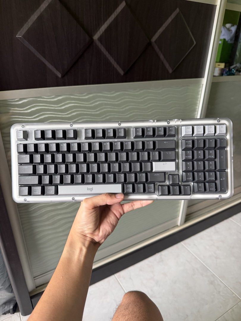 Logitech Alto Keys K98M Wireless Mechanical Keyboard470163419038361600