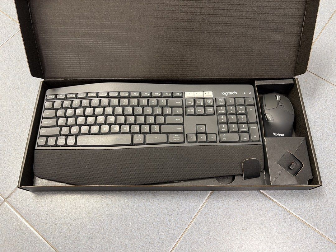 Logitech Performance Wireless Keyboard and Mouse Combo MK850469878053264445441