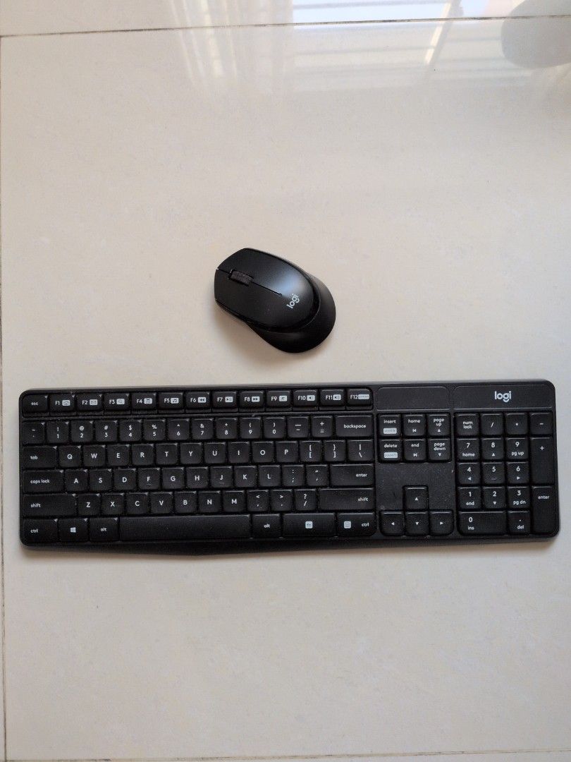 Logitech Wireless keyboard and mouse470274191749949440